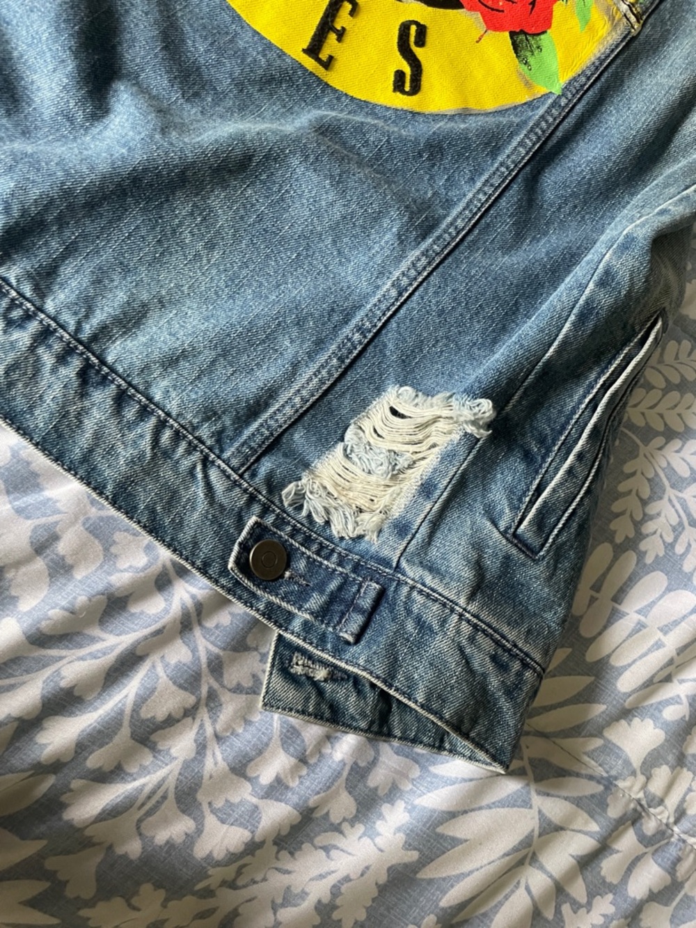 Leopard Collar Distressed Denim Jacket - Blue - Picture 10 of 10